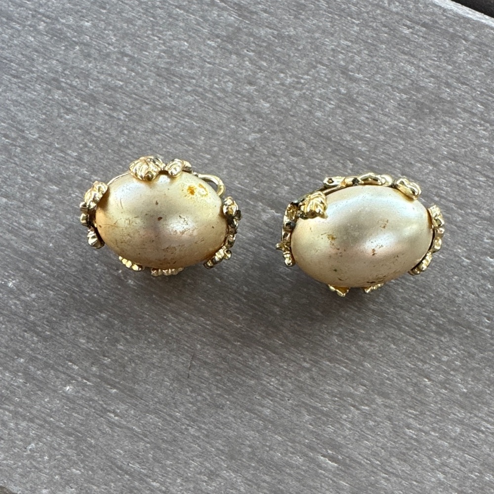 Elegant Gold-Toned Women's Earrings
